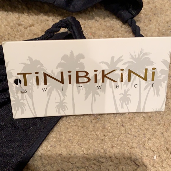 Bikini - Picture 2 of 5